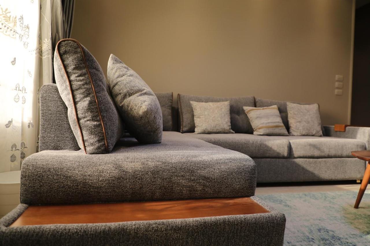 Luxurious - New *